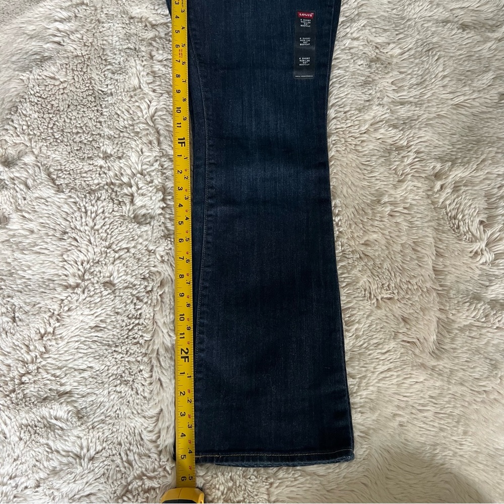 NWT Levi's 515 BOOTCUT Mid Rise Jeans - Size 6 Short W28 L30 - Picture 7 of 14